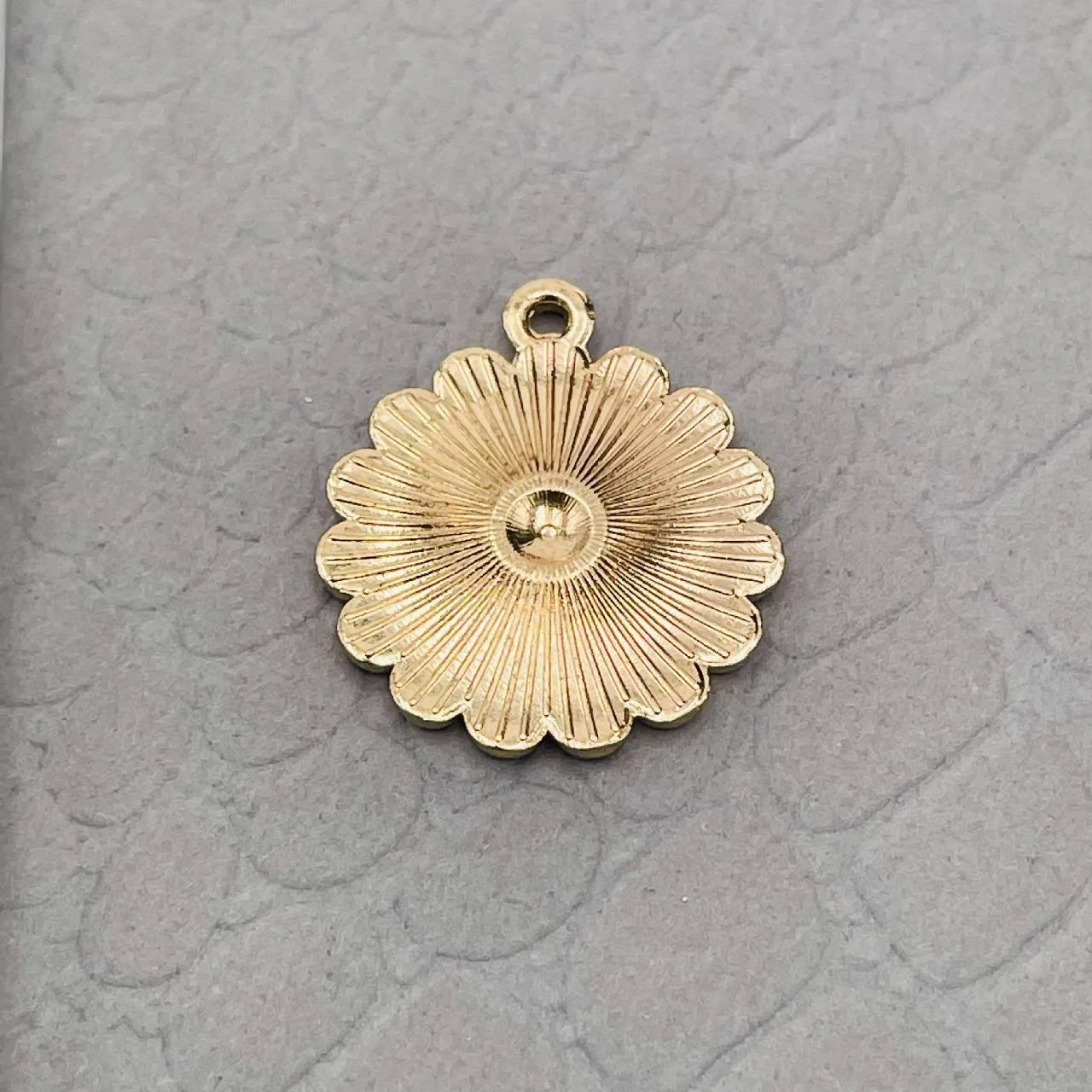 Brass Enamel White Yellow Gold Daisy Flower Pendant For Women Girls