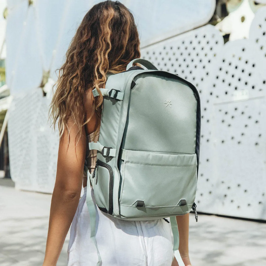 Nest Backpack Desert Green