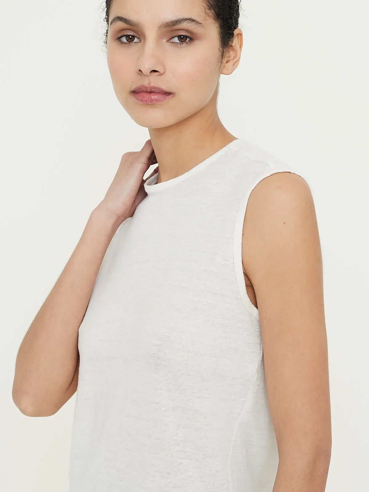 No. 33 Linen Sleeveless T-Shirt in White