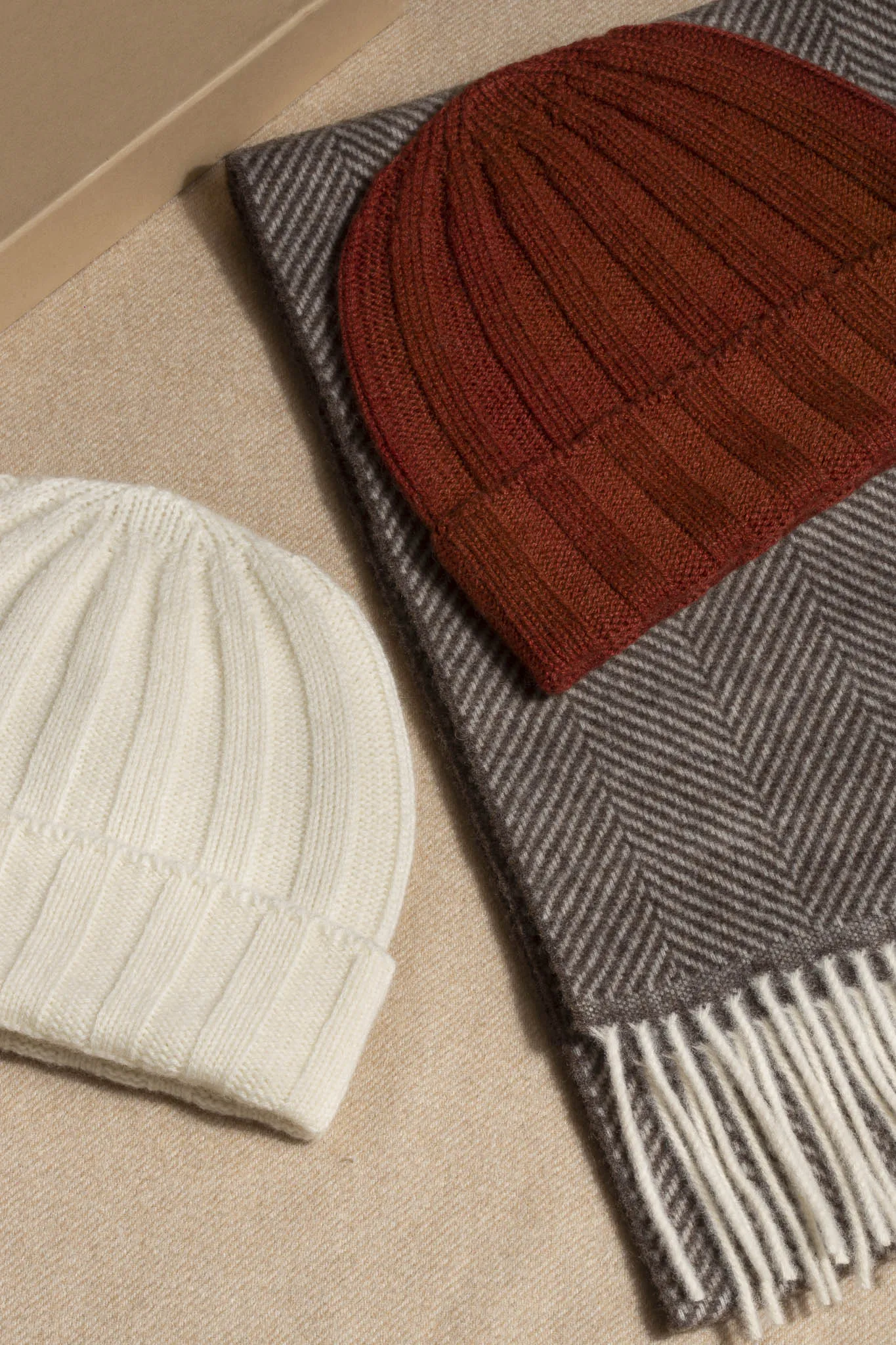 Terracotta Cashmere rib knit beanie - Made in Italy